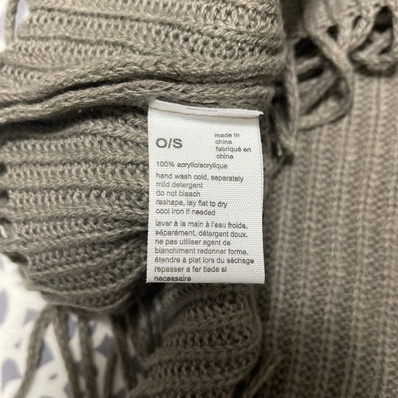 BP Grey Knit Ribbed Fringe Infinity Scarf - Picture 5 of 5